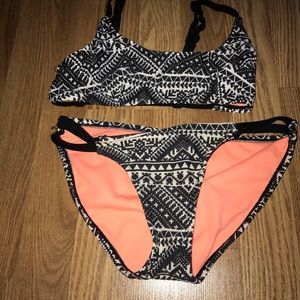 Size small geometric print cutout bikini